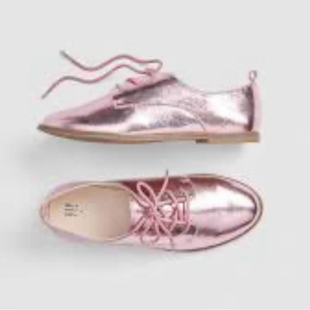 Gap Kids Metallic Lace Up Shoes in Metallic Pink